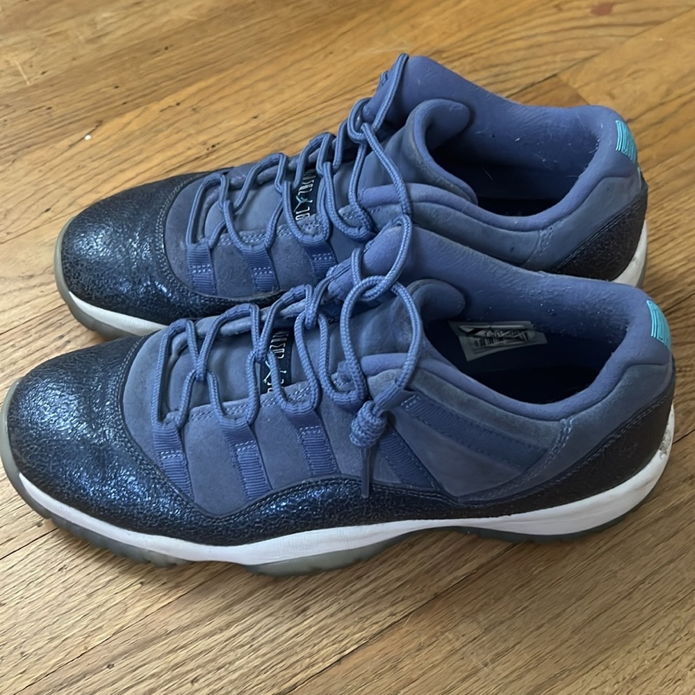 Jordan 11s 8.5Y